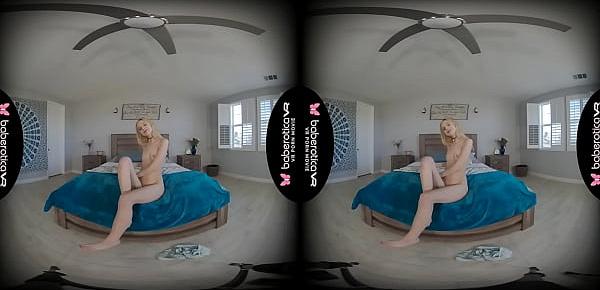 trendsSolo blonde, Chanel Shortcake is masturbating, in VR